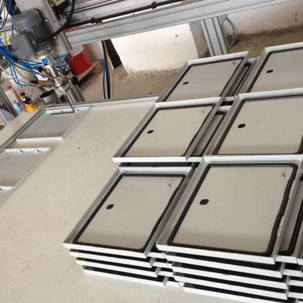 Geometal - Polyester Elektrik Panoları, Bahçe ve Aydınlatma Direkleri, Çelik Spiraller,Boru Profil, Sac İşleme, Yüzey İşleme İşlemleri, Boru profil burma, muflama, Çelik ve PVC İzoleli Spiral Boru