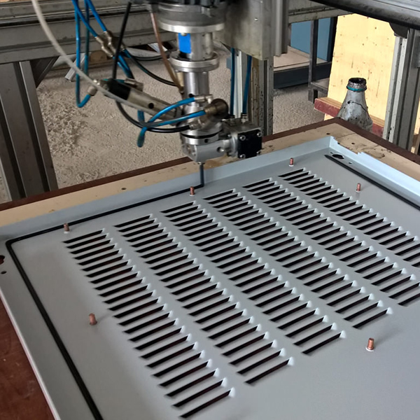 Geometal - Polyester Elektrik Panoları, Bahçe ve Aydınlatma Direkleri, Çelik Spiraller,Boru Profil, Sac İşleme, Yüzey İşleme İşlemleri, Boru profil burma, muflama, Çelik ve PVC İzoleli Spiral Boru